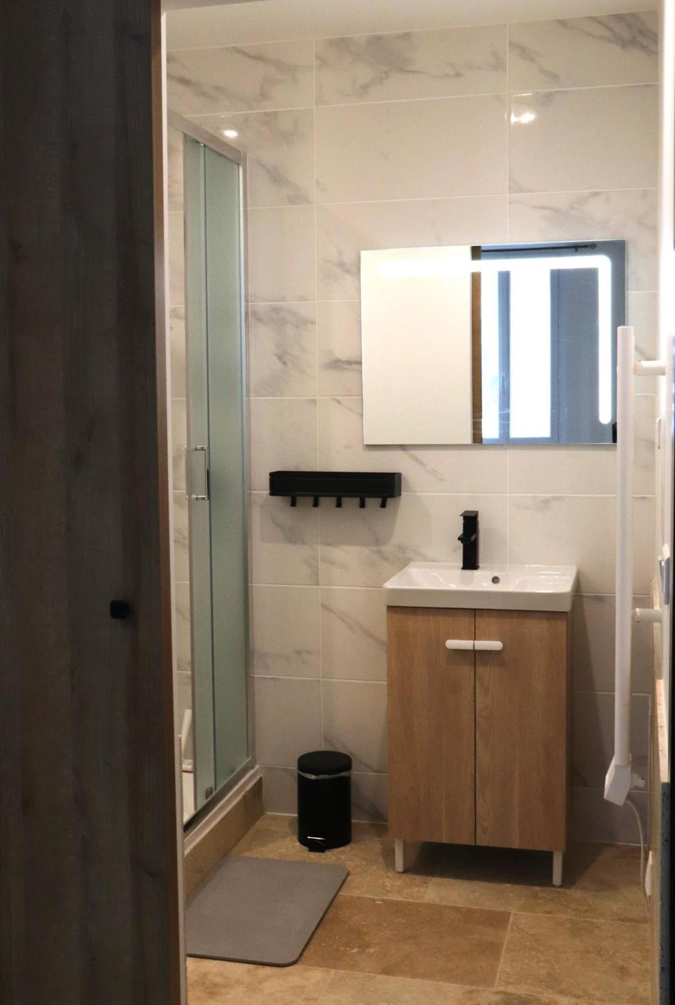Superbes Appartements Modernes Et Neufs Bagnols-sur-Cèze Exterior foto